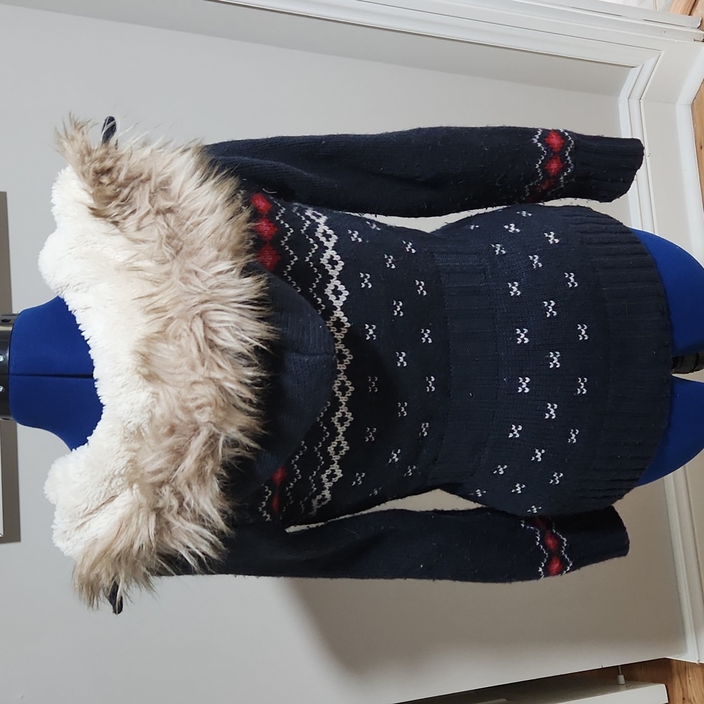 H&M Sweater - Picture 3 of 6